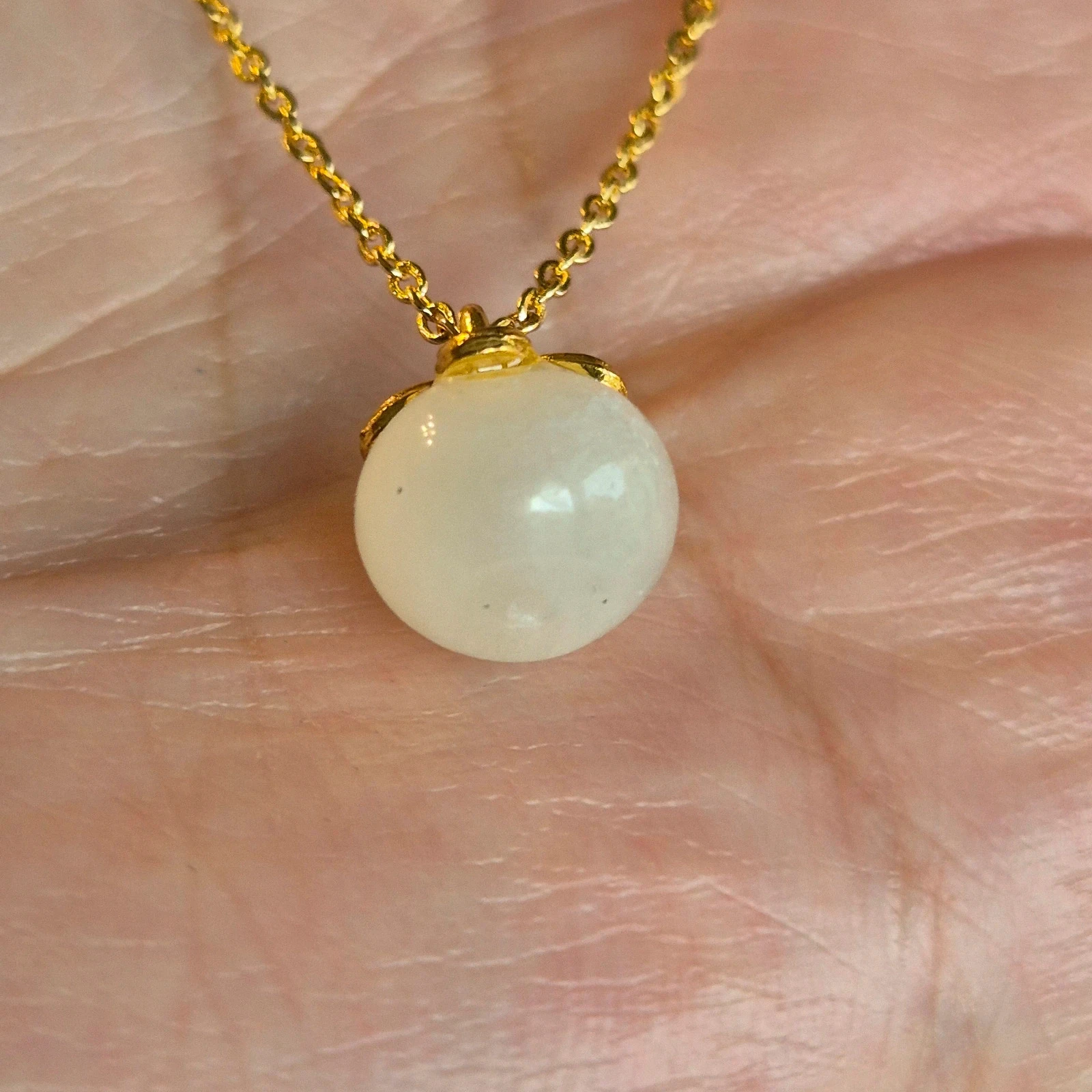 Natural untreated Nephrite pendant with necklace – photo 4